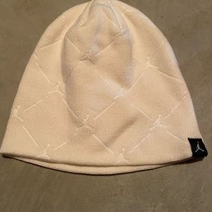 White Michael Jordan hat